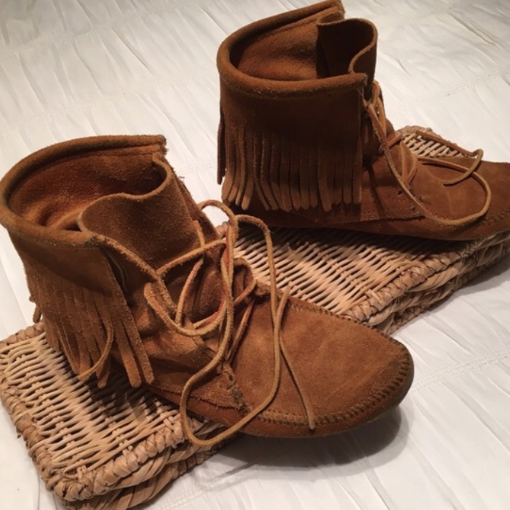Minnetonka fringe moccasin boots